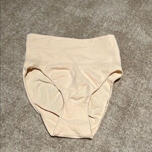 Skims Nude Shape-wear